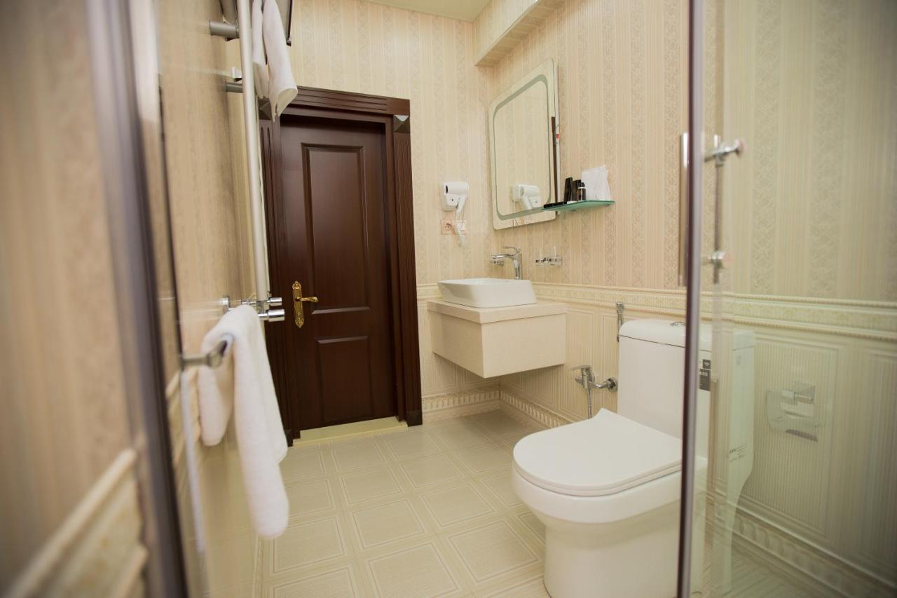 Baku Hotel غانيا المظهر الخارجي الصورة