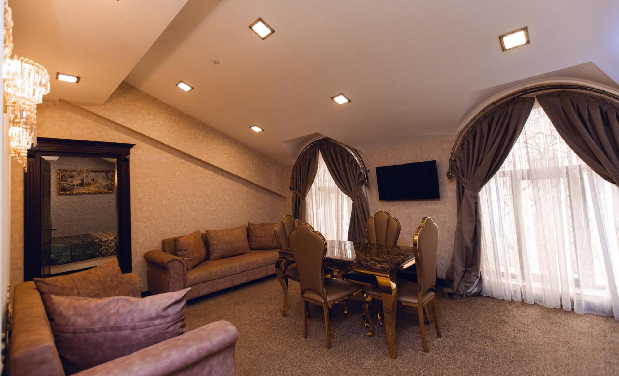 Baku Hotel غانيا المظهر الخارجي الصورة