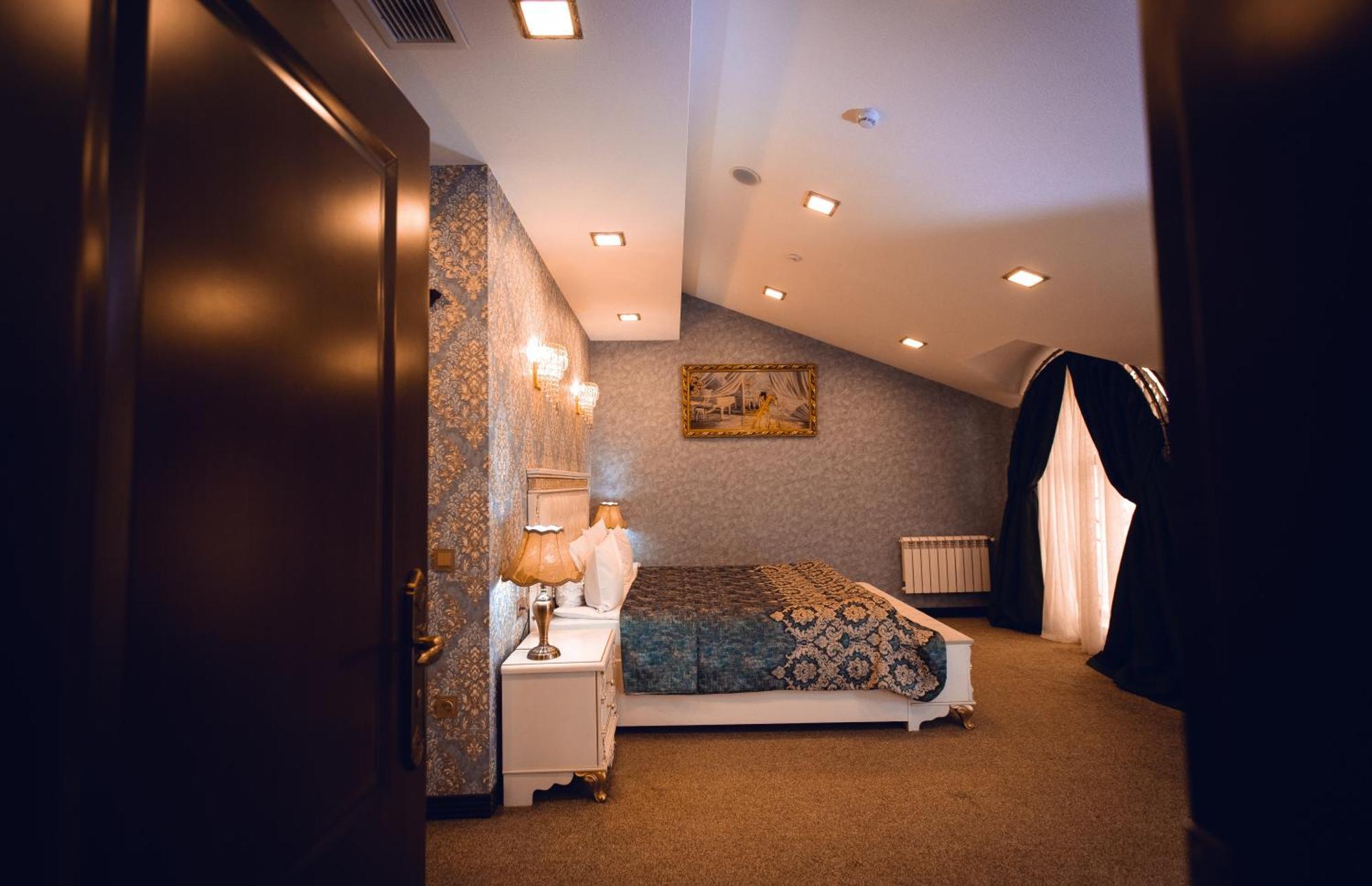 Baku Hotel غانيا المظهر الخارجي الصورة