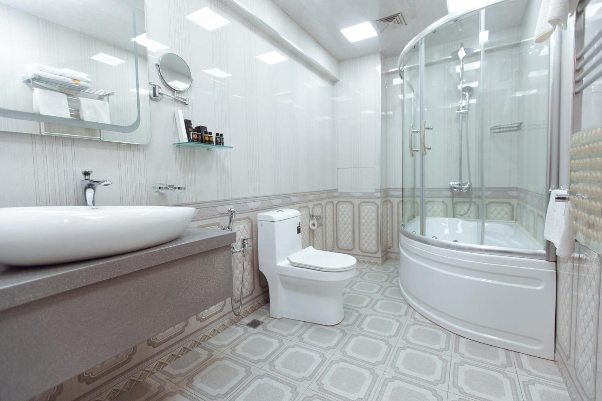 Baku Hotel غانيا المظهر الخارجي الصورة