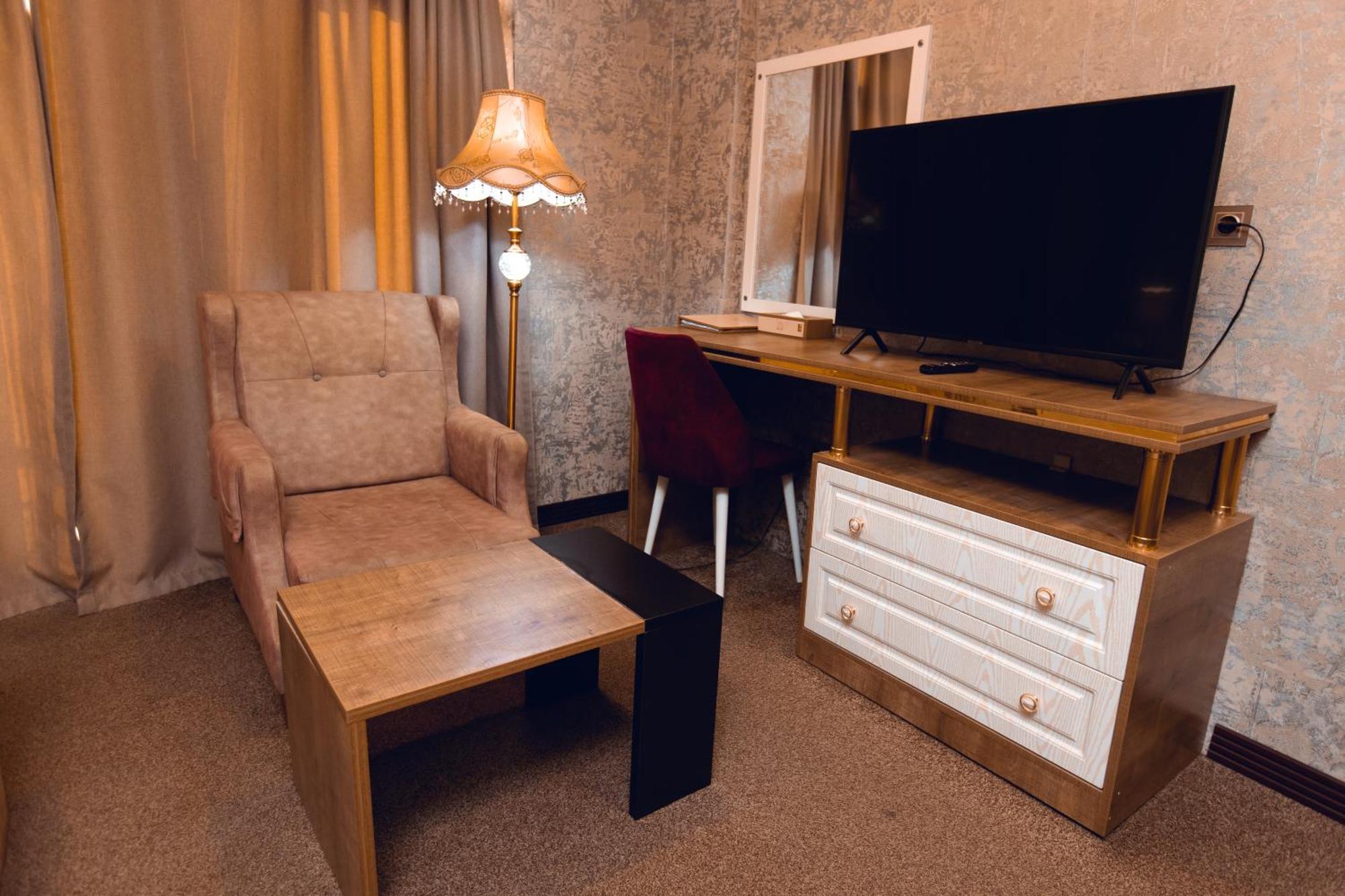 Baku Hotel غانيا المظهر الخارجي الصورة