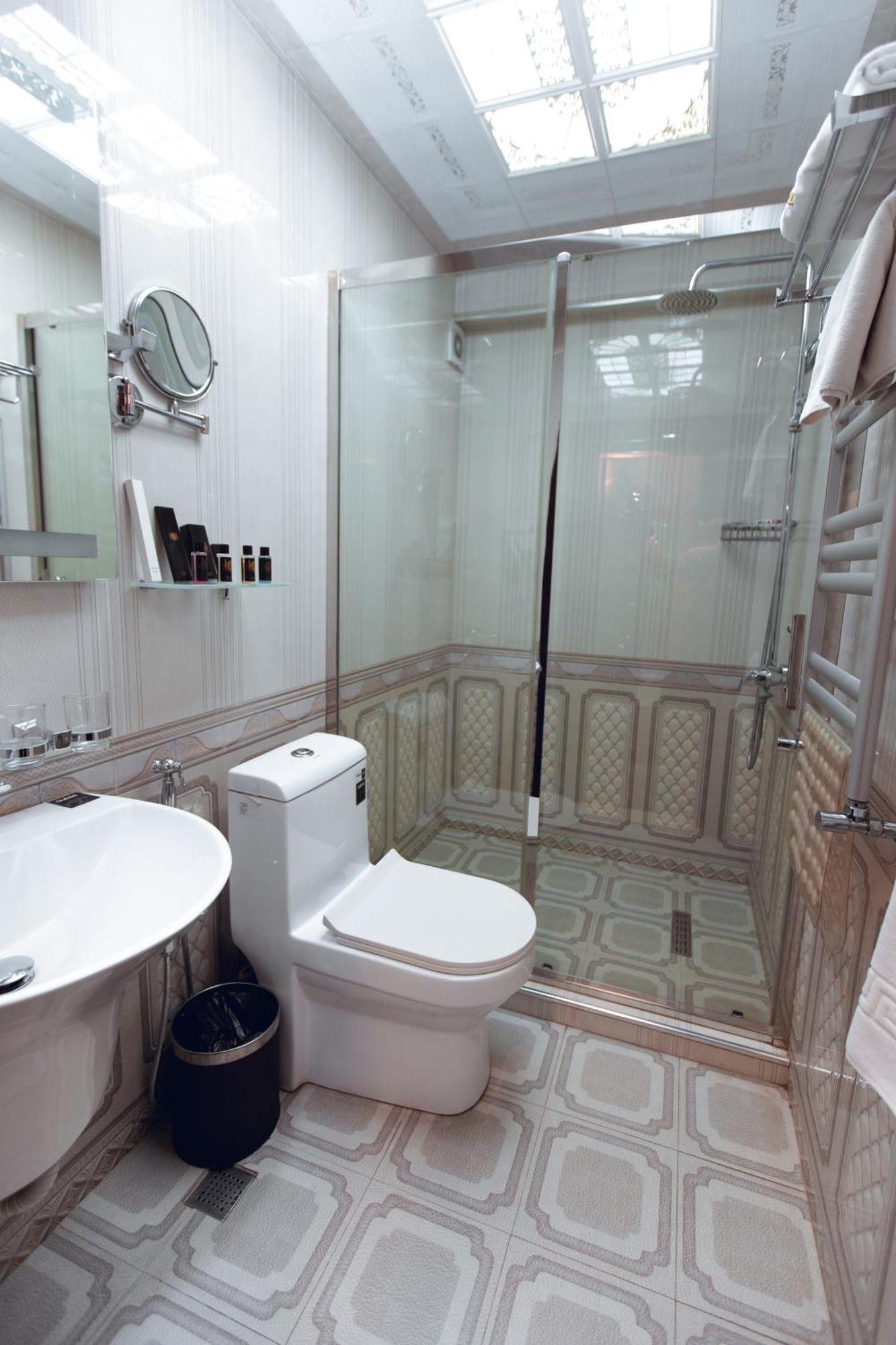 Baku Hotel غانيا المظهر الخارجي الصورة