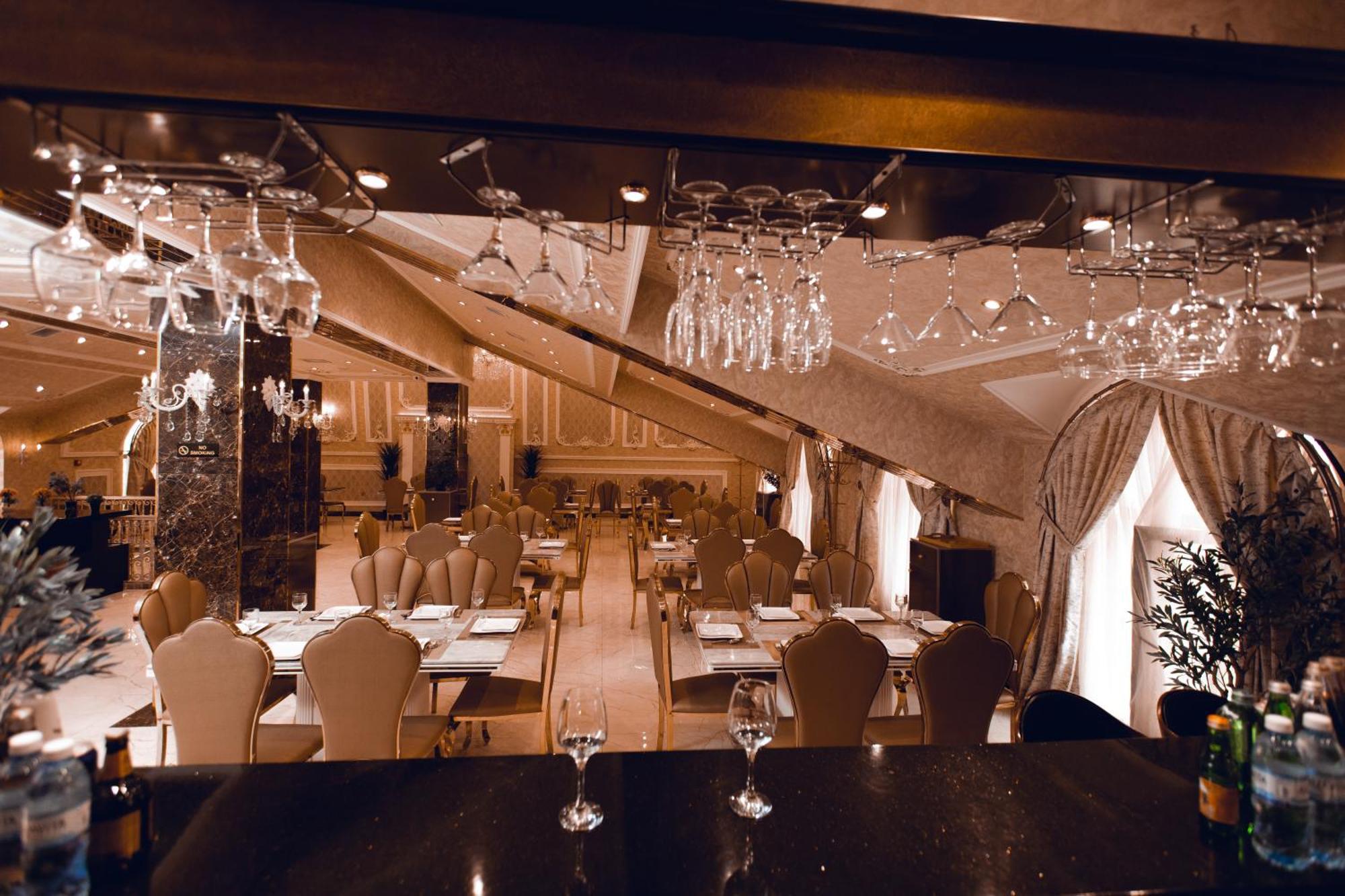 Baku Hotel غانيا المظهر الخارجي الصورة