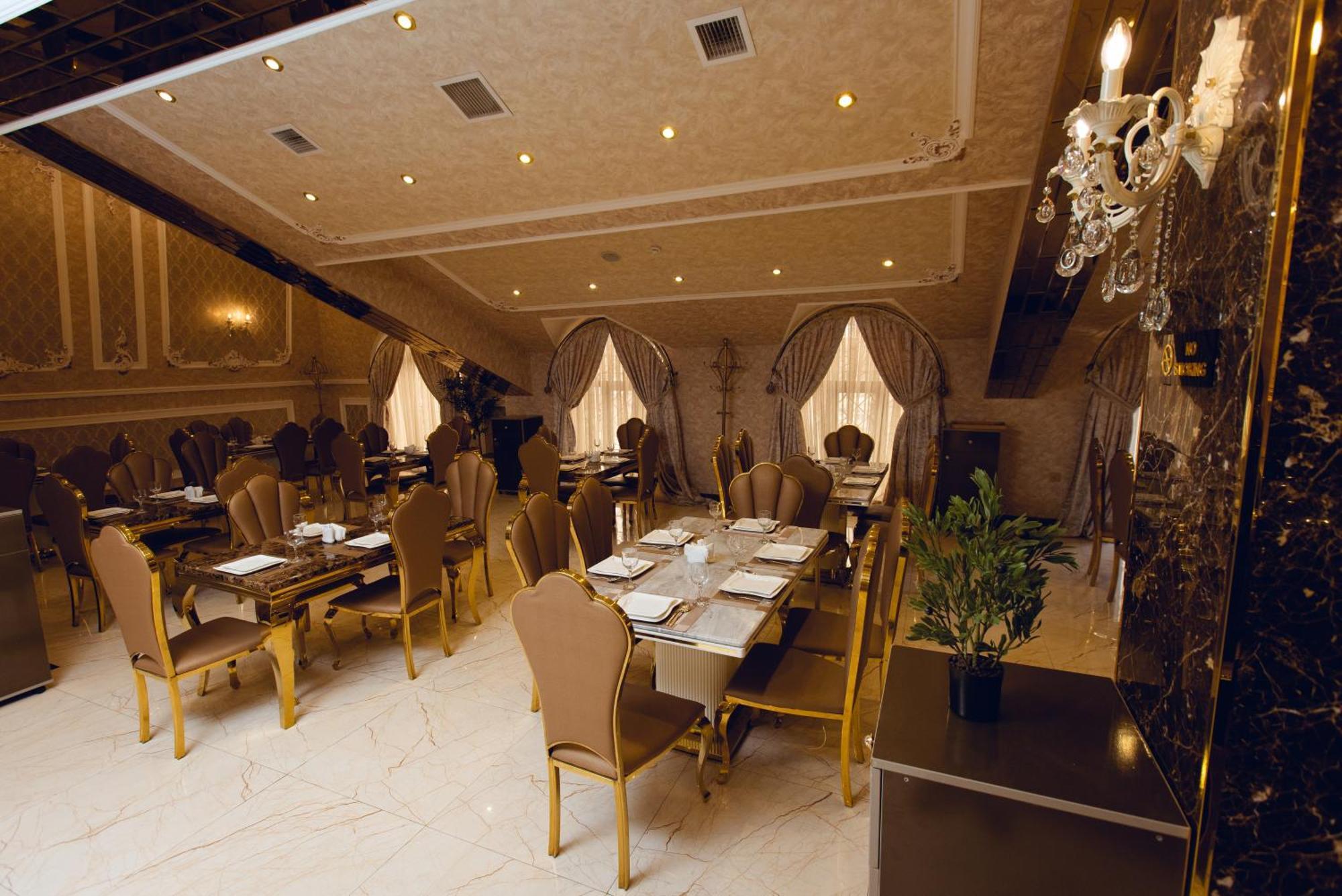 Baku Hotel غانيا المظهر الخارجي الصورة